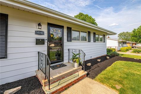 10340 Terrace Court Parma OH 44130