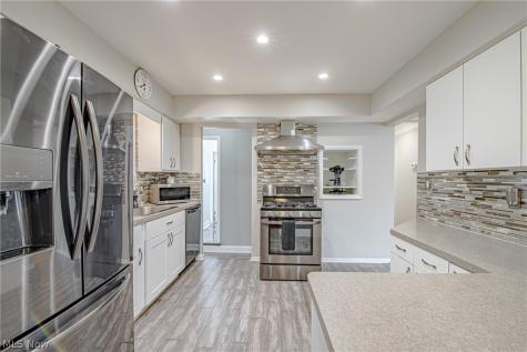 10340 Terrace Court Parma OH 44130