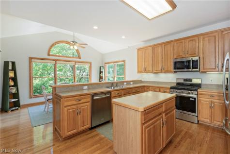 7496 Berkeley Lane North Royalton OH 44133