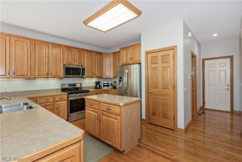 7496 Berkeley Lane North Royalton OH 44133