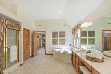 7496 Berkeley Lane North Royalton OH 44133