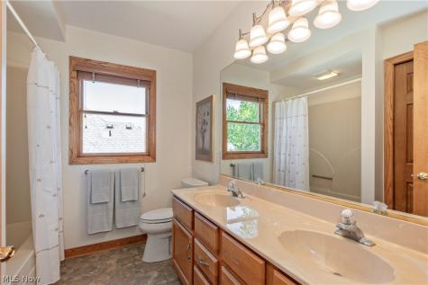 7496 Berkeley Lane North Royalton OH 44133