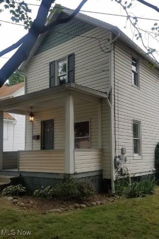 243 NW 19th Barberton OH 44203