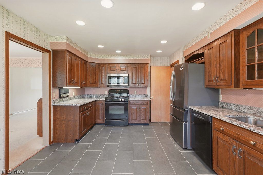 171 Hiram College Drive Sagamore Hills OH 44067