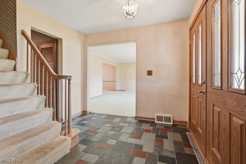 171 Hiram College Drive Sagamore Hills OH 44067