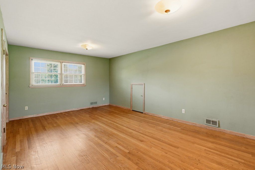 171 Hiram College Drive Sagamore Hills OH 44067