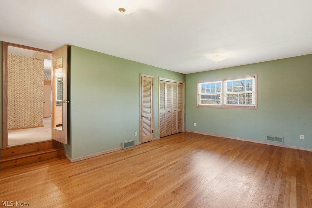 171 Hiram College Drive Sagamore Hills OH 44067