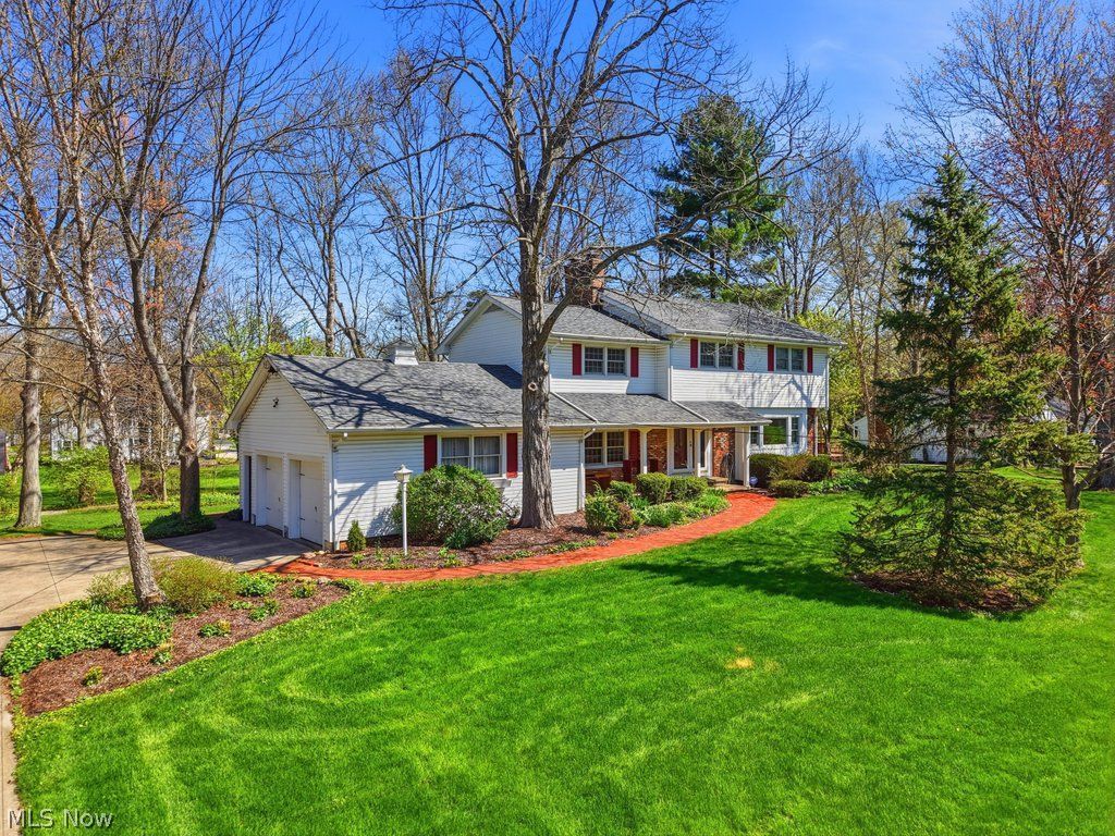 171 Hiram College Drive Sagamore Hills OH 44067