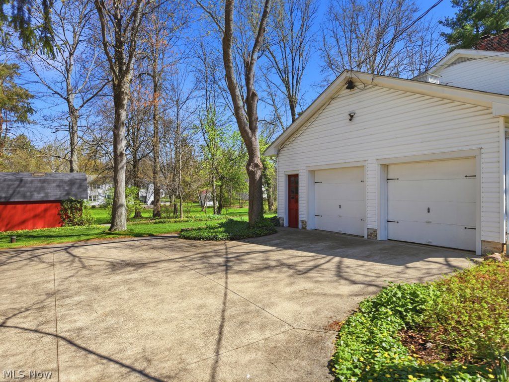 171 Hiram College Drive Sagamore Hills OH 44067