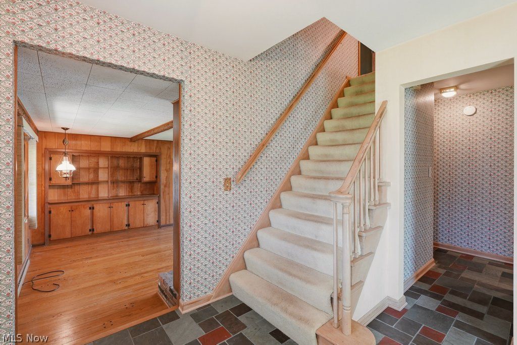 171 Hiram College Drive Sagamore Hills OH 44067