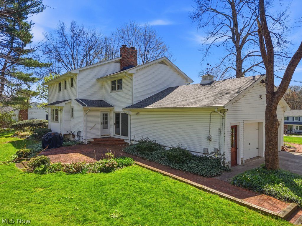 171 Hiram College Drive Sagamore Hills OH 44067