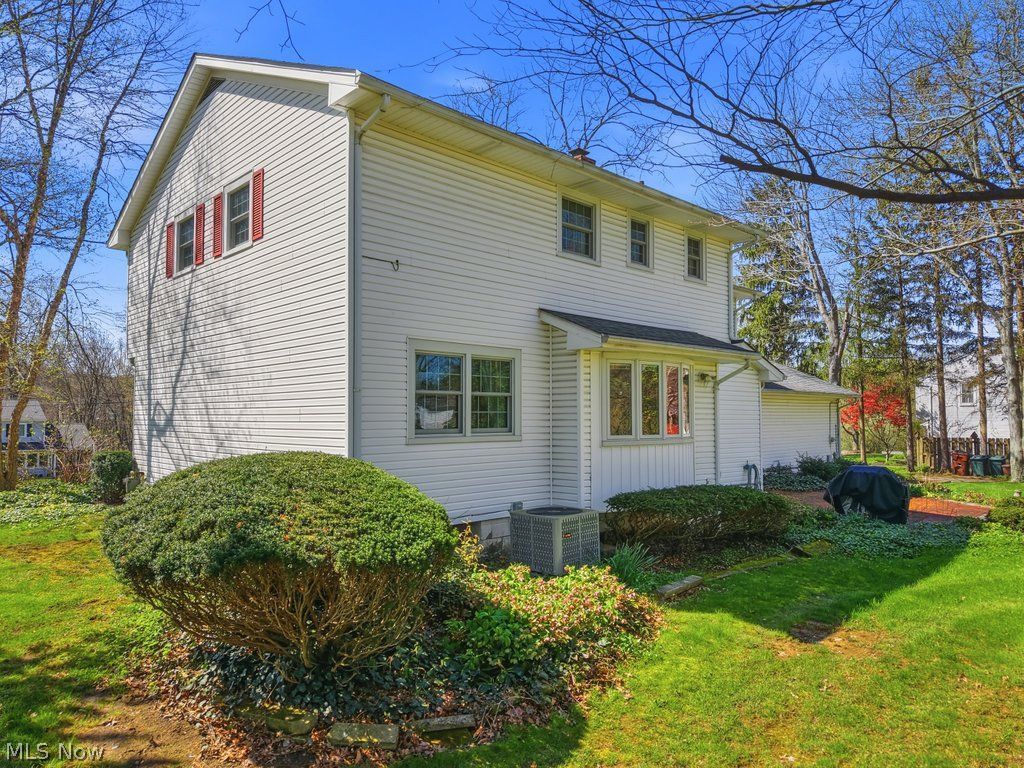 171 Hiram College Drive Sagamore Hills OH 44067