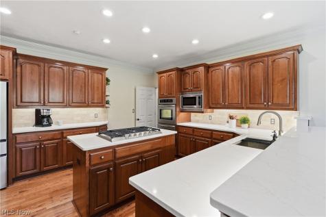 312 Aberdeen Lane Aurora OH 44202