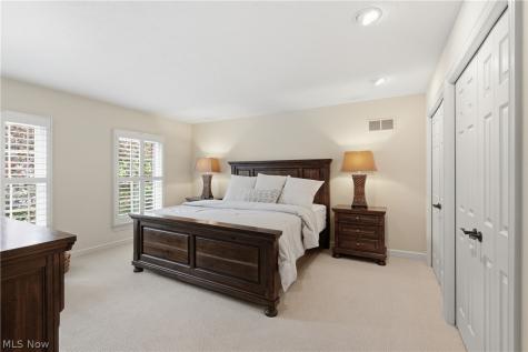 312 Aberdeen Lane Aurora OH 44202
