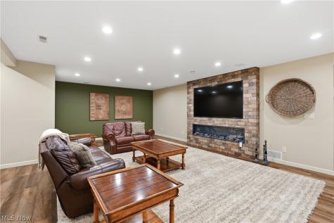 312 Aberdeen Lane Aurora OH 44202