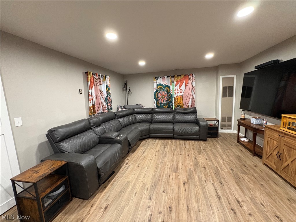 8264 Cedar Road Chesterland OH 44026