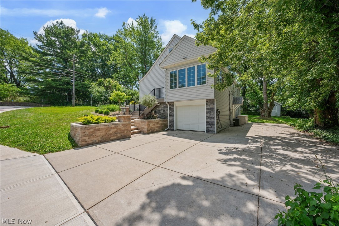 7750 Lewis Road Olmsted Falls OH 44138