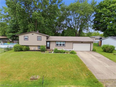 1819 Stonehenge Avenue NW Massillon OH 44646
