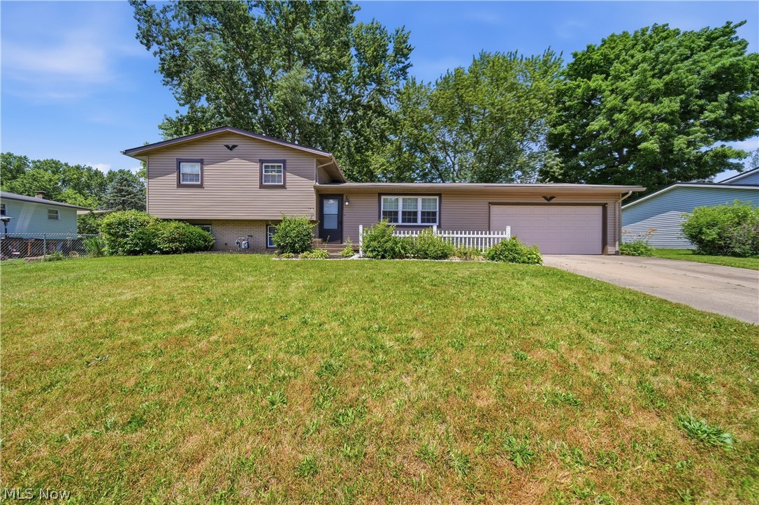 1819 Stonehenge Avenue NW Massillon OH 44646