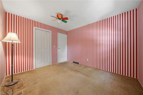 1819 Stonehenge Avenue NW Massillon OH 44646