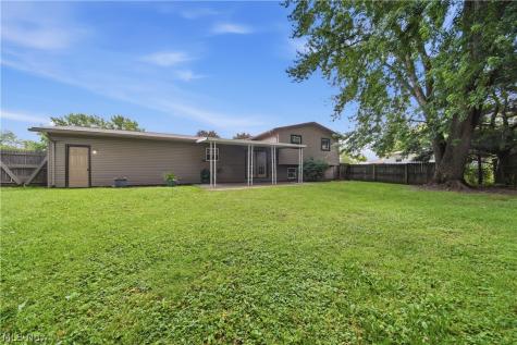 1819 Stonehenge Avenue NW Massillon OH 44646