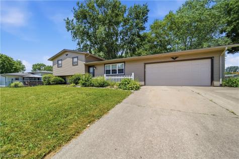 1819 Stonehenge Avenue NW Massillon OH 44646
