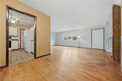 1819 Stonehenge Avenue NW Massillon OH 44646