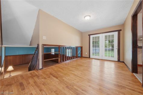 1819 Stonehenge Avenue NW Massillon OH 44646