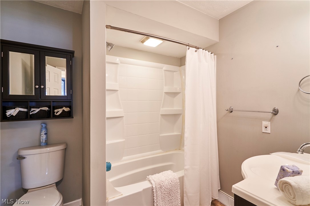2808 Lynne Road Green OH 44312