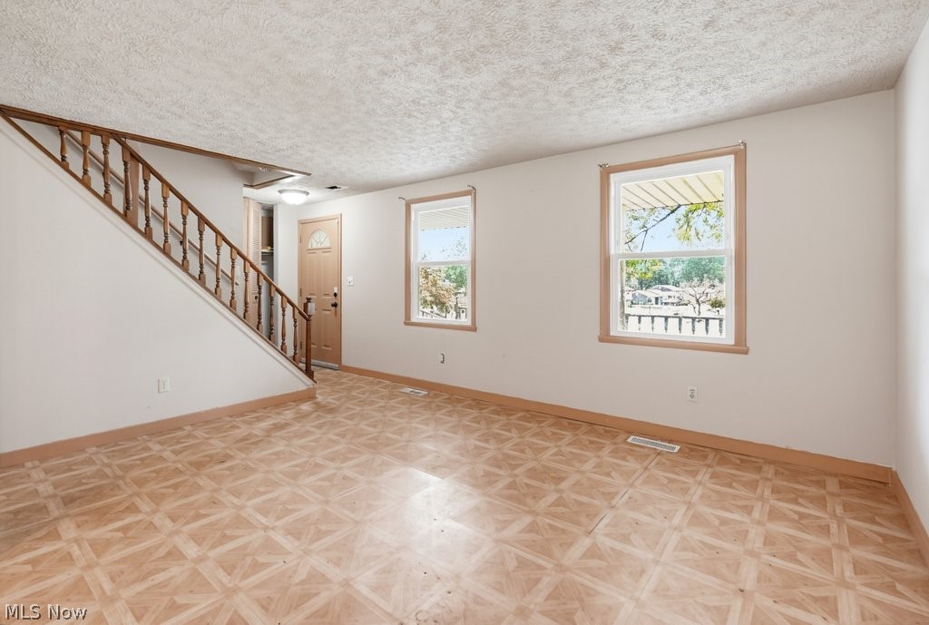 579 Willow Drive SE Warren OH 44484