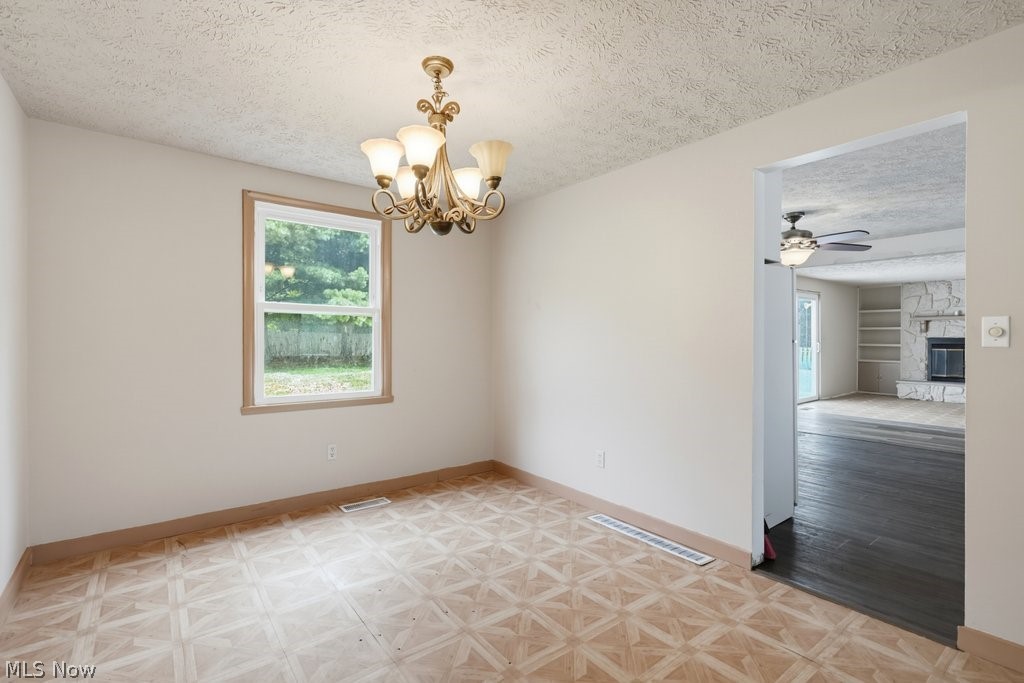 579 Willow Drive SE Warren OH 44484