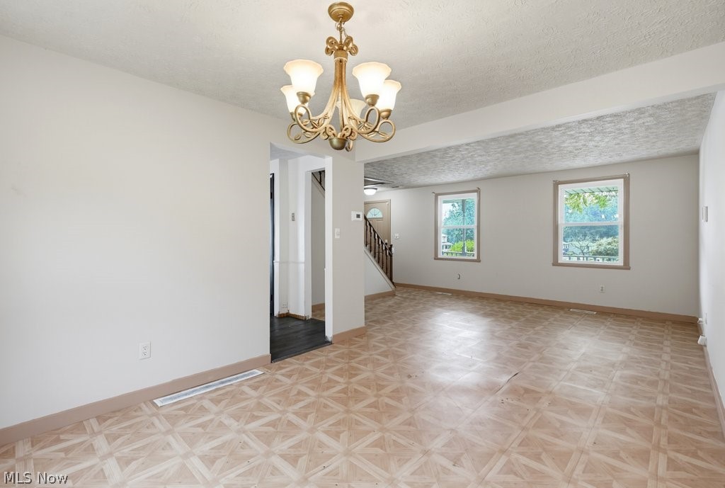 579 Willow Drive SE Warren OH 44484