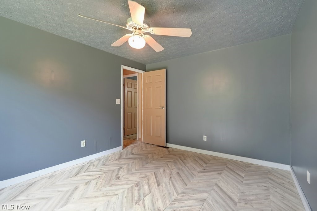 579 Willow Drive SE Warren OH 44484