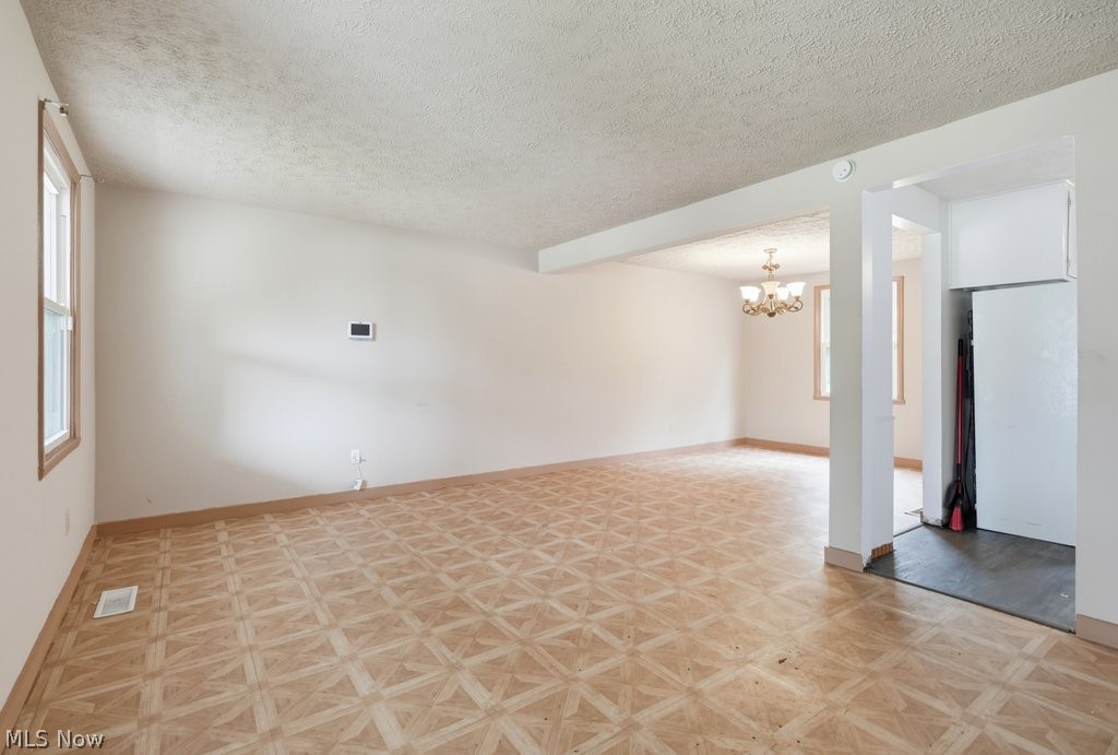579 Willow Drive SE Warren OH 44484