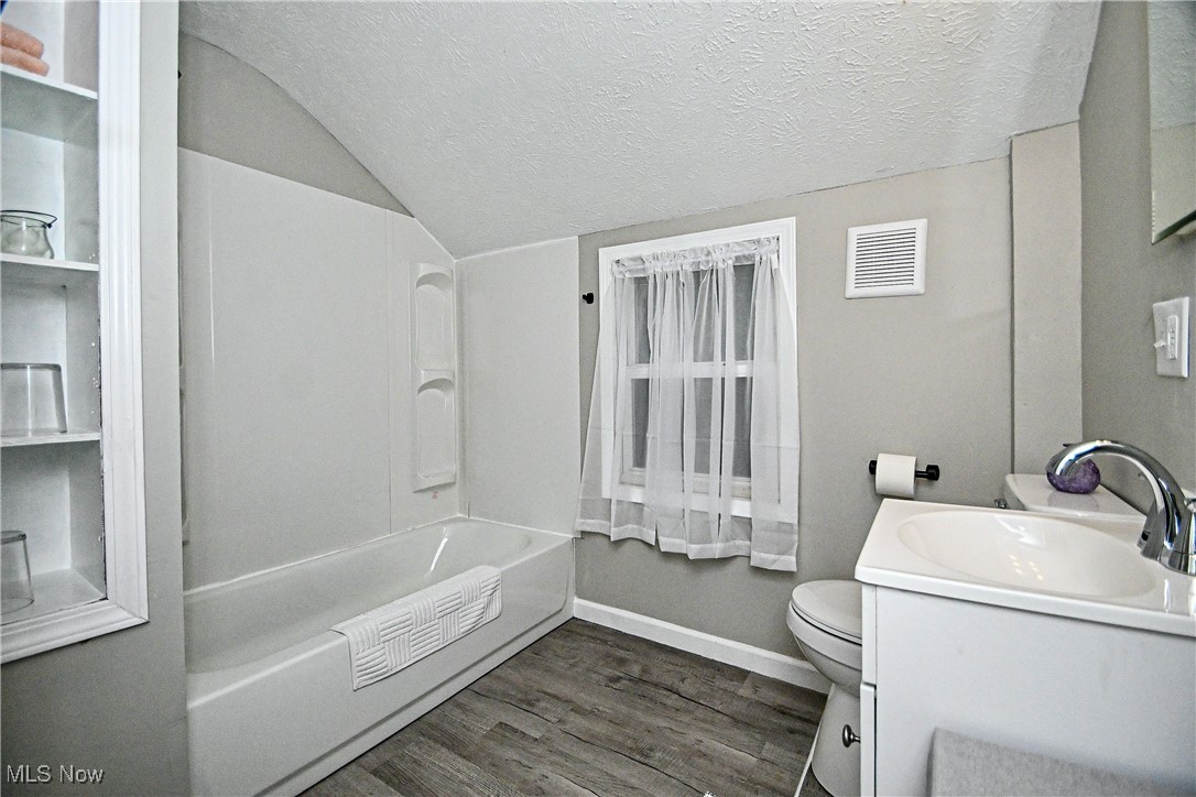 542 Montgomery Street Akron OH 44305