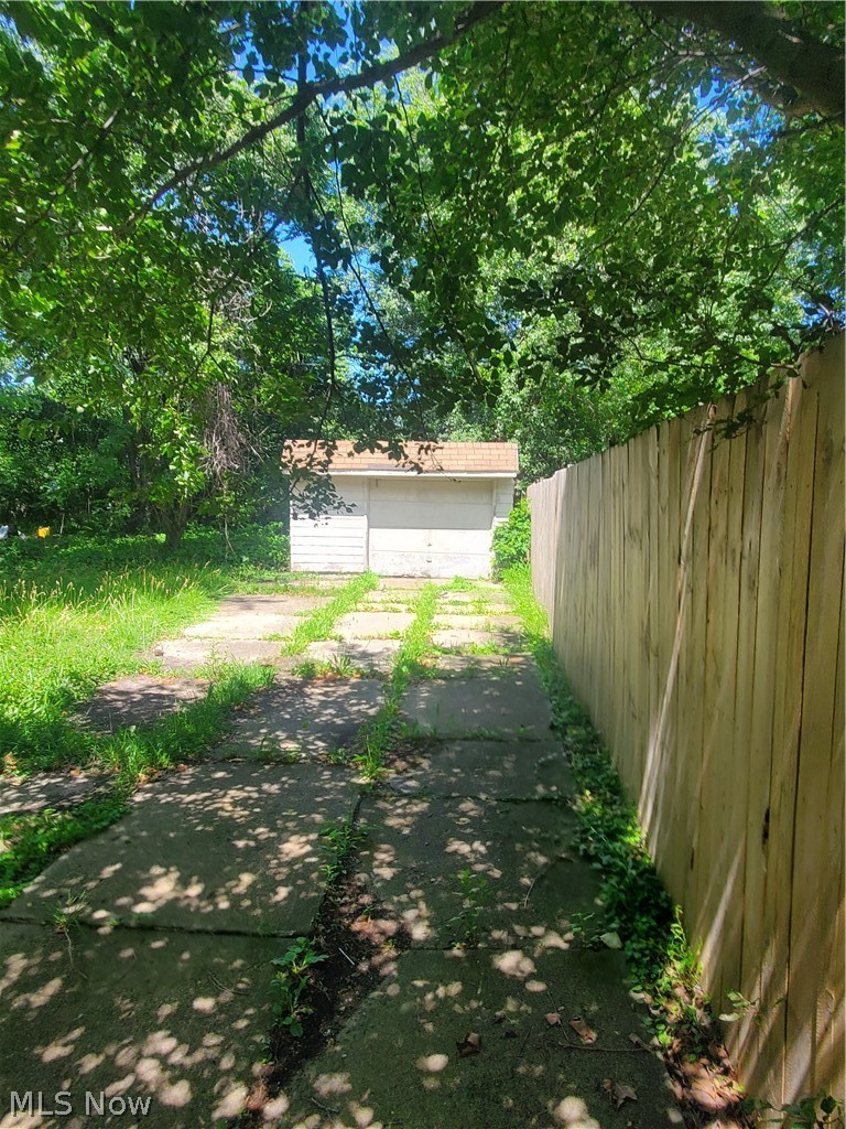 1725 Wickford Road Cleveland OH 44112