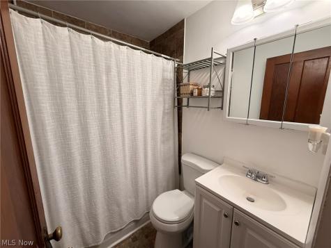1015 John Street Niles OH 44446