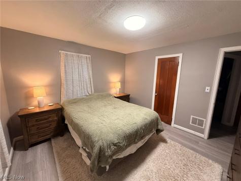 1015 John Street Niles OH 44446