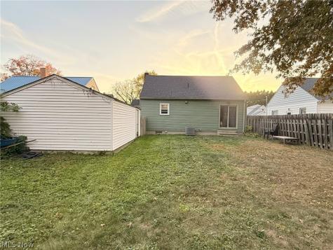 1015 John Street Niles OH 44446