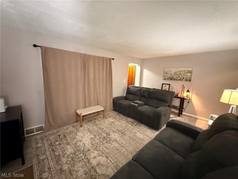 1015 John Street Niles OH 44446