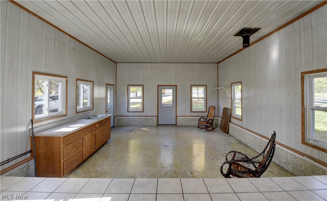 9291 N Girdle Road Middlefield OH 44062