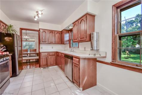 171 E 212th Street Euclid OH 44123