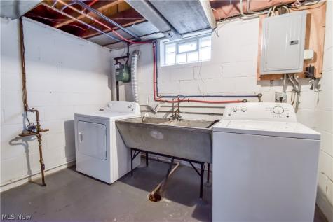 171 E 212th Street Euclid OH 44123