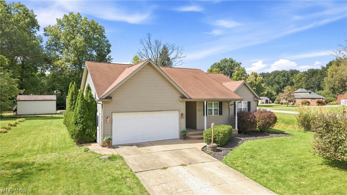 1561 Birch Run Drive NE Warren OH 44483