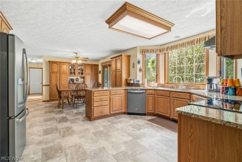 8708 Eastlynn Avenue NW Massillon OH 44646