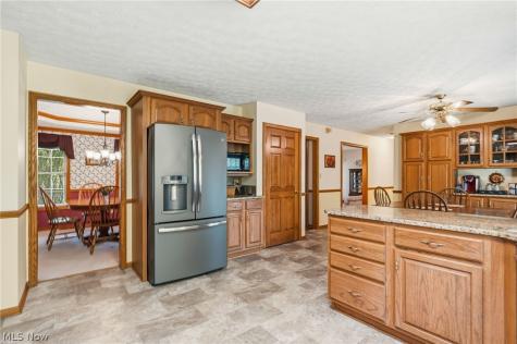 8708 Eastlynn Avenue NW Massillon OH 44646