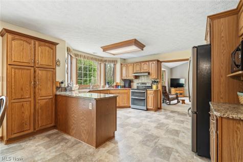8708 Eastlynn Avenue NW Massillon OH 44646