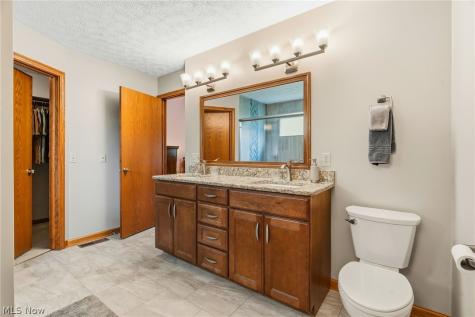 8708 Eastlynn Avenue NW Massillon OH 44646