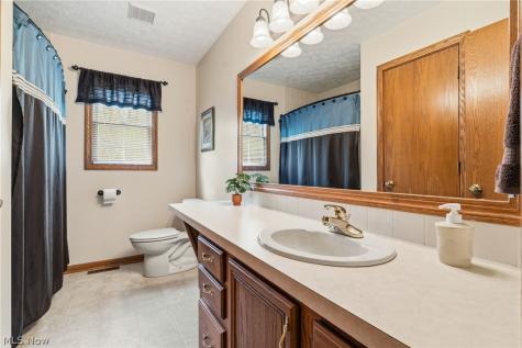 8708 Eastlynn Avenue NW Massillon OH 44646