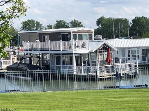1805 W Lakeshore Drive Port Clinton OH 43452